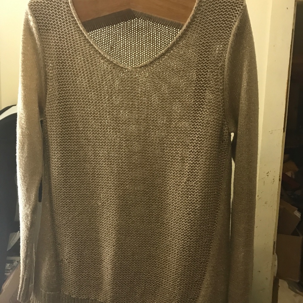 Chicos size 1 Gold thread knit top
